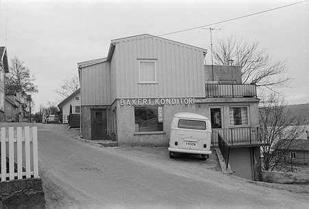 Bilde fra va. 1970, på den tiden holdt det hus for baker og konditor.